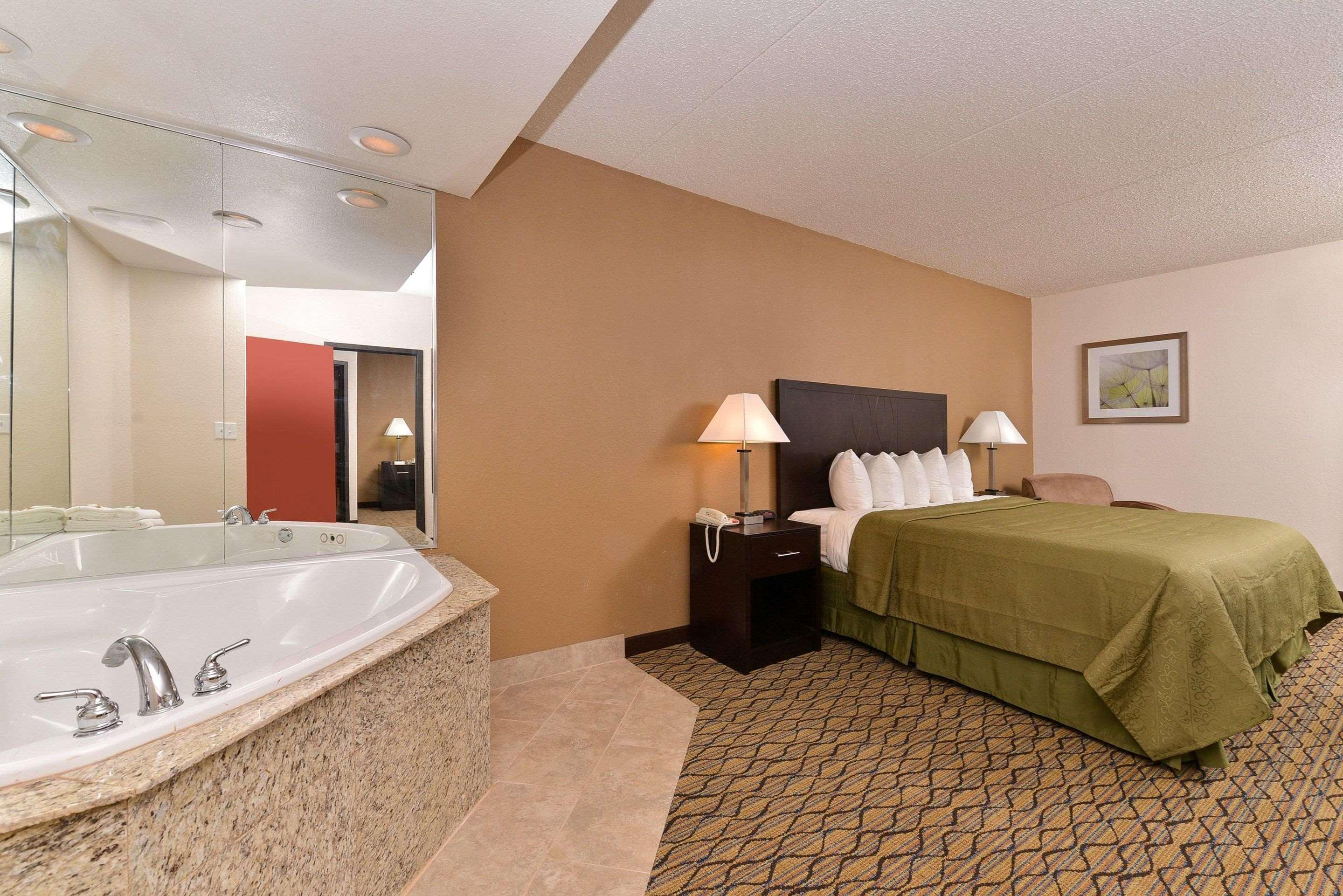Quality Inn & Suites Matteson Near I-57 Exterior foto